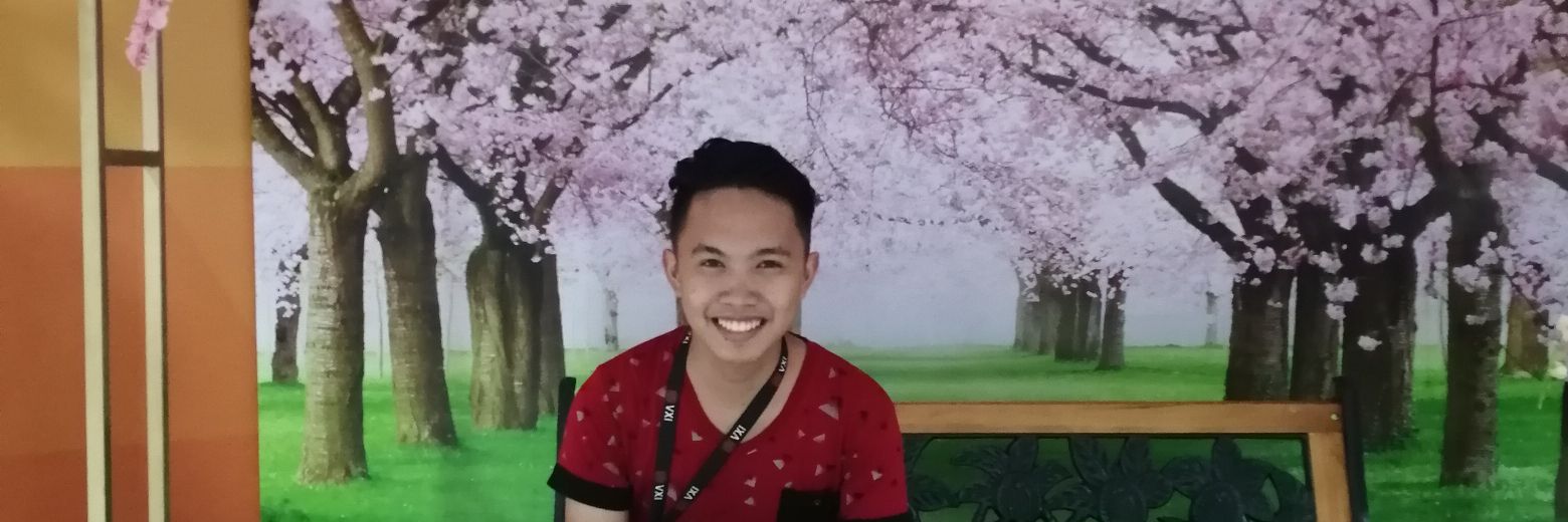 thegoldensilver's profile banner image