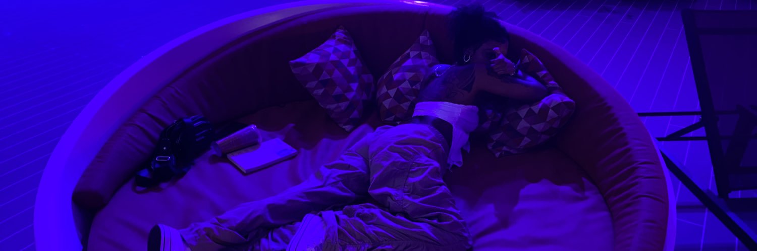 thRightOne's profile banner image