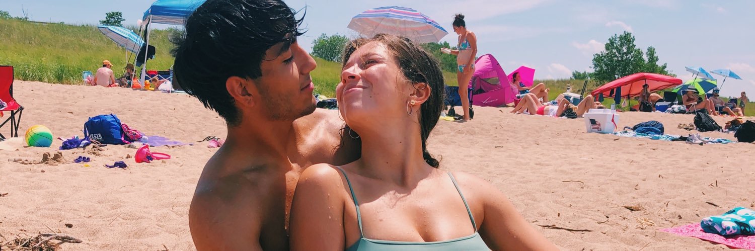 ellieheney's profile banner image