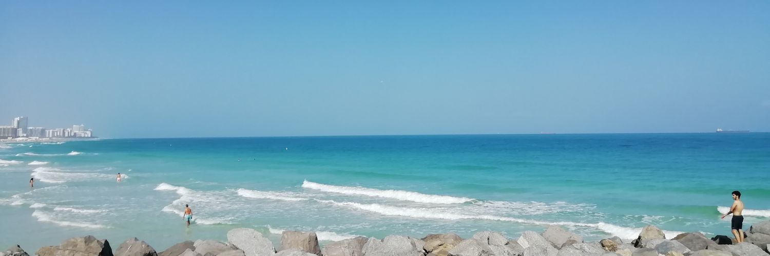 AngieAle28's profile banner image