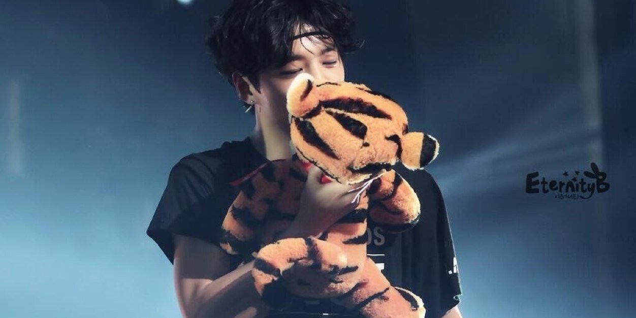 ___yg_b's profile banner image