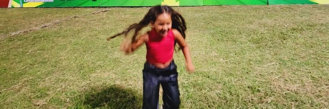 LaraLeaniz's profile banner image