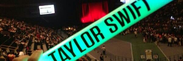 Tay___Lisa's profile banner image