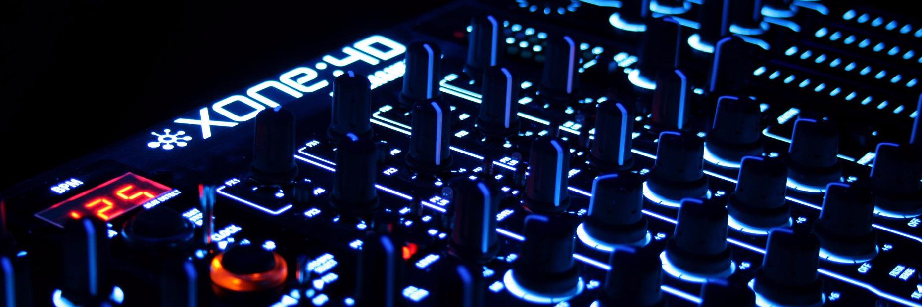 fiandikaap's profile banner image