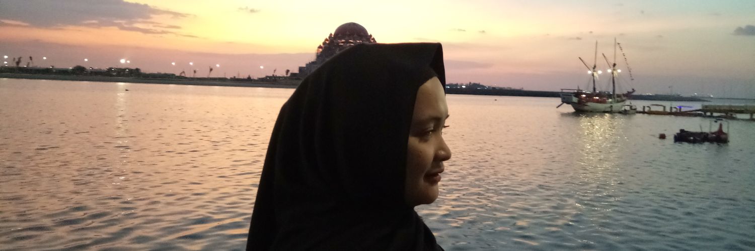 rismlda's profile banner image