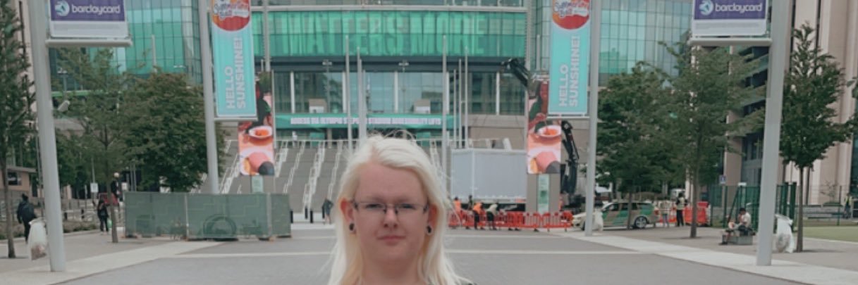 🍾𝐵𝑒𝓁𝓁𝒶 banner