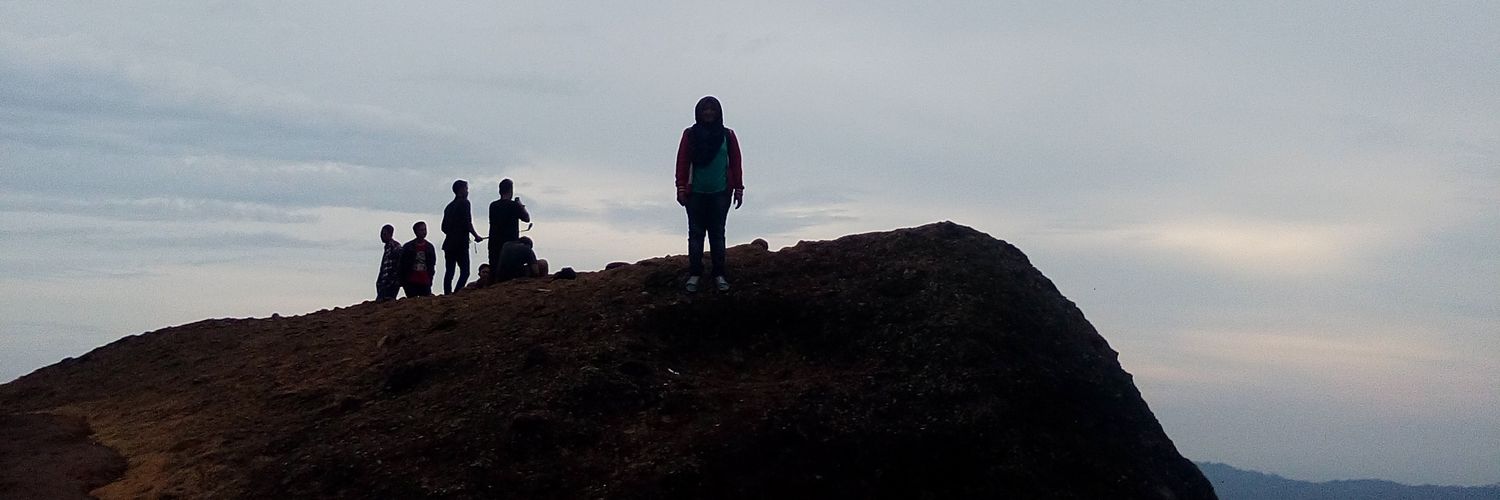 embunesteh's profile banner image