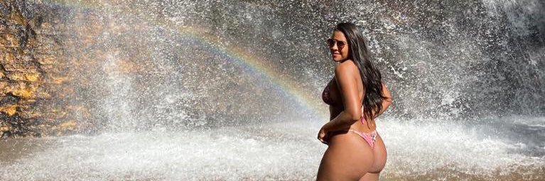 heleeen23's profile banner image