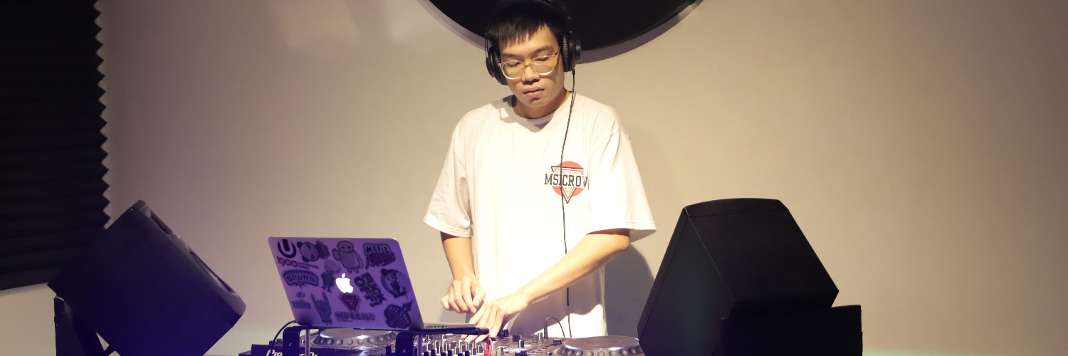 thienga1110's profile banner image