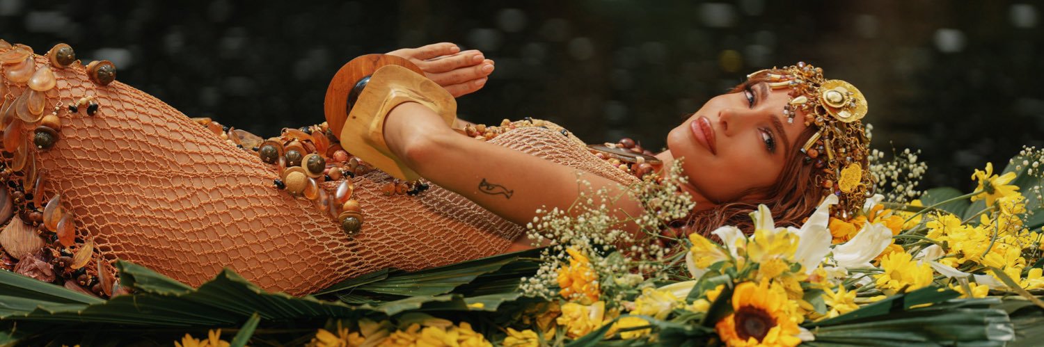 suzinitta's profile banner image