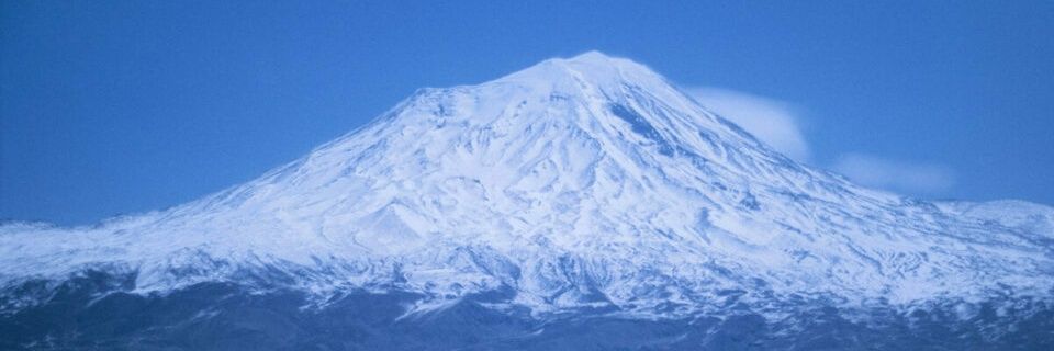 robinehutt's profile banner image
