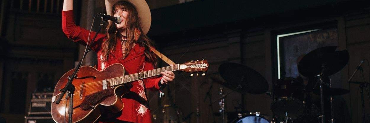 amy nelson 🌼 banner
