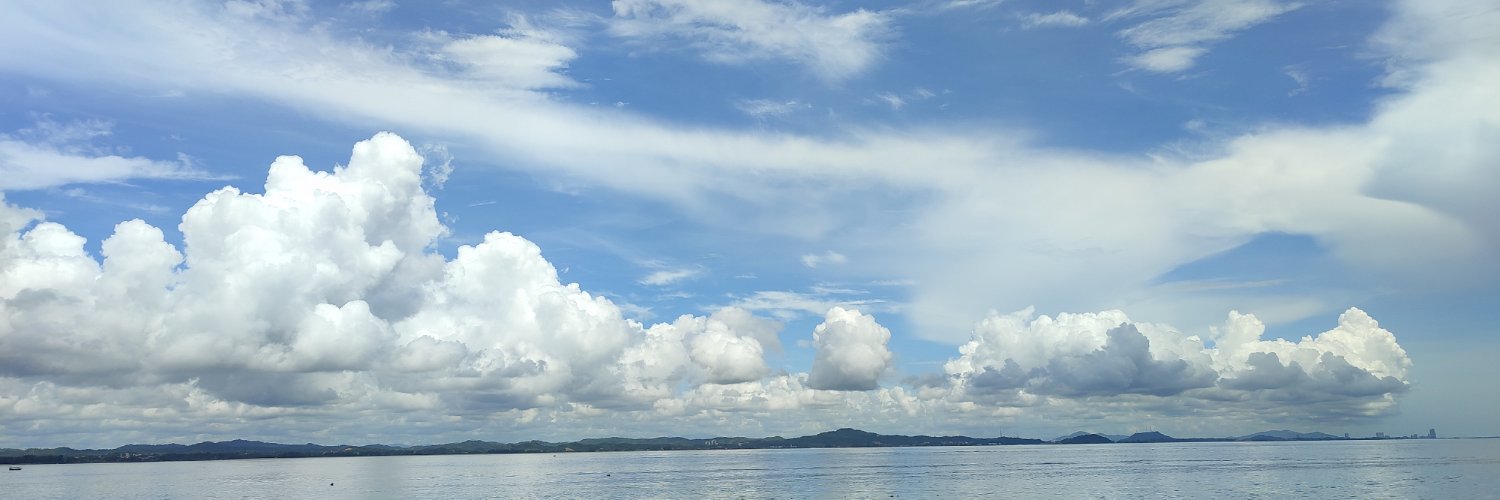 risa_nur's profile banner image