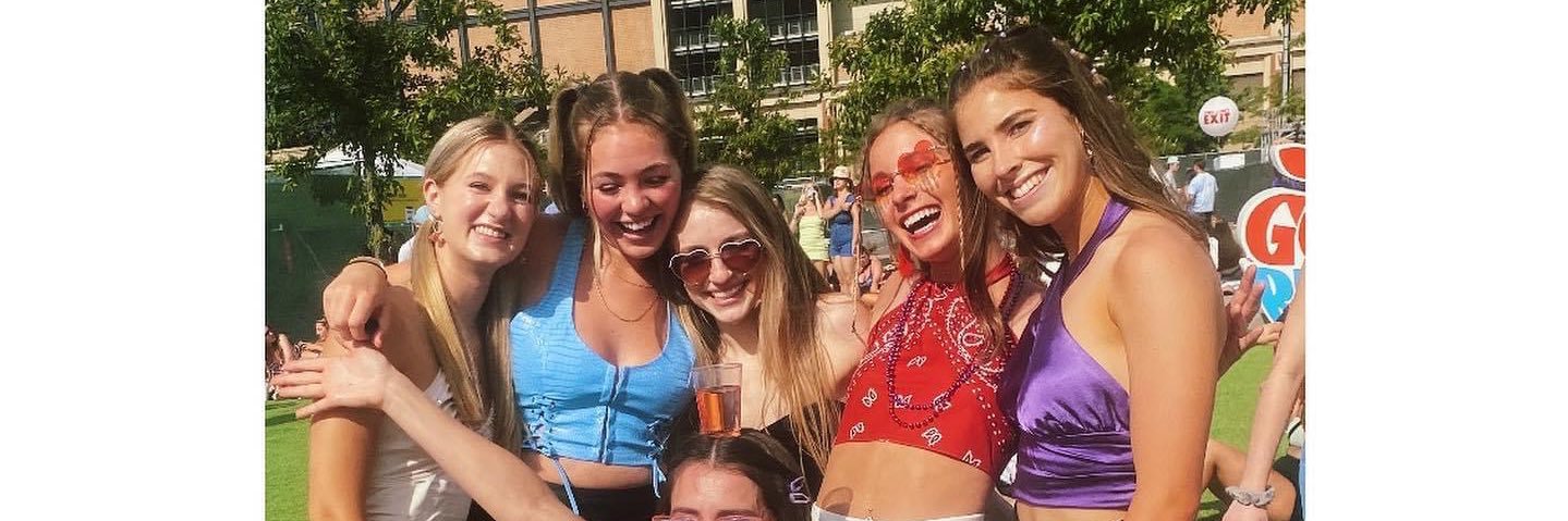 AnnaMitchell14's profile banner image