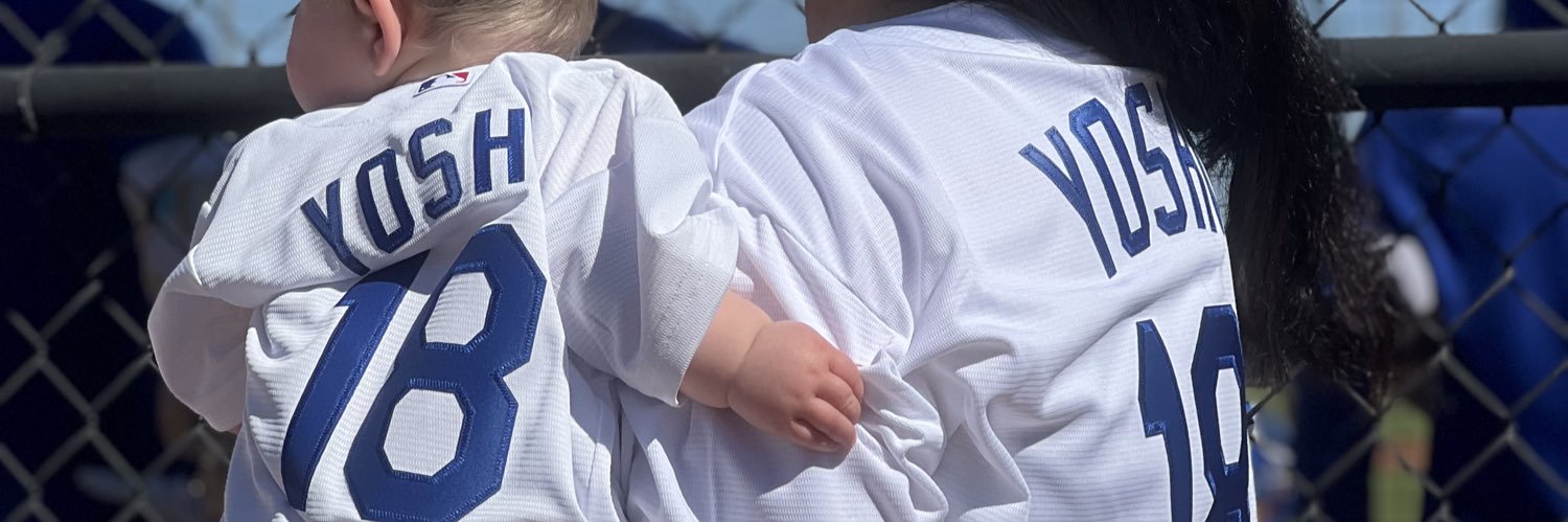 Michele C 🐝⚾️🐝 banner