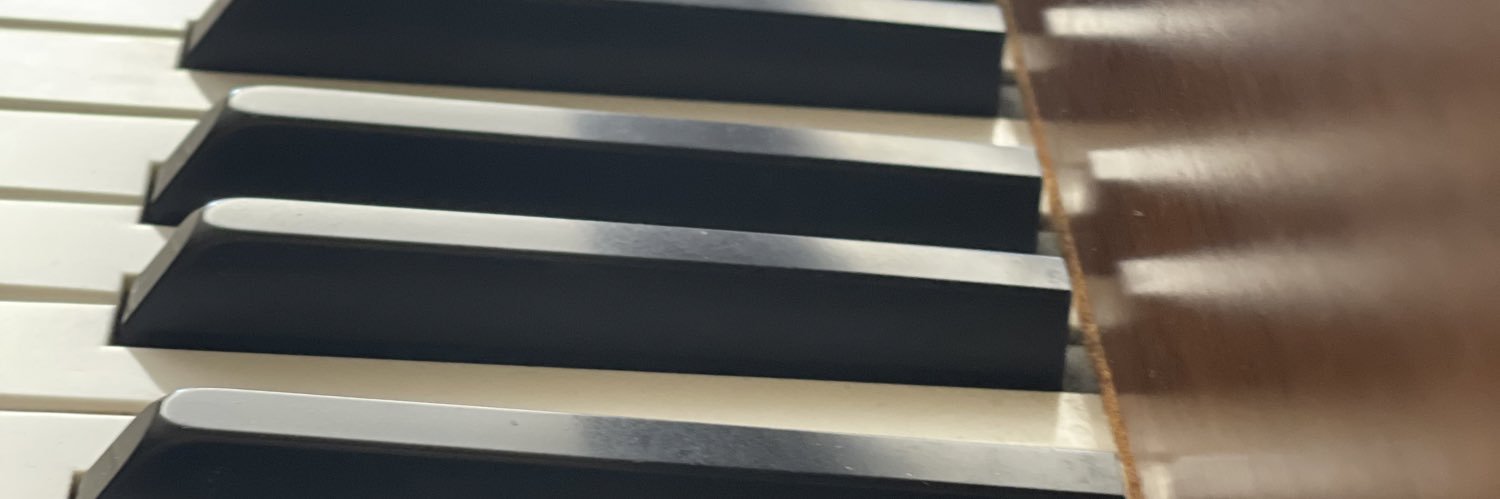 hollybleigh_'s profile banner image