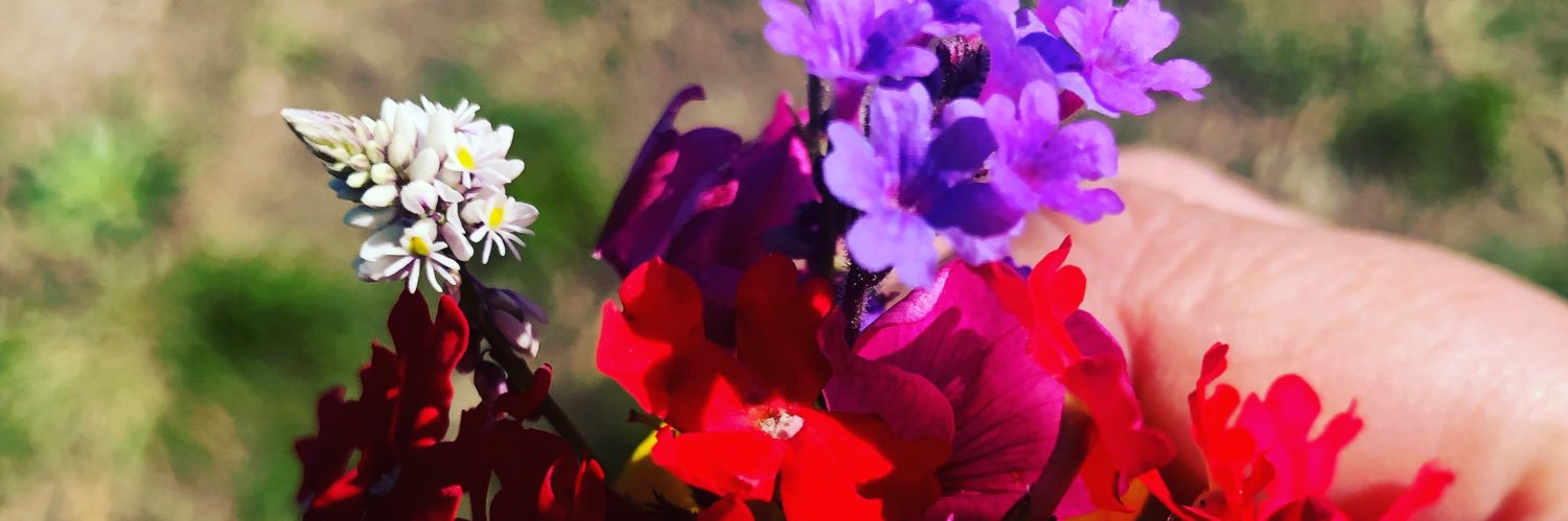 lovemeslowly05's profile banner image