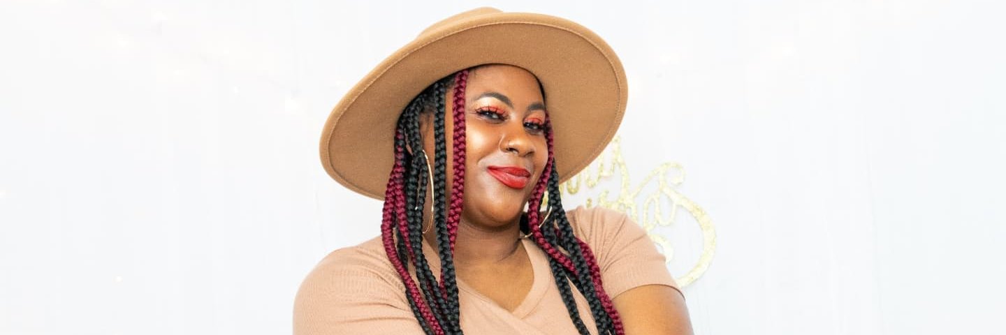 AdventurousAri's profile banner image