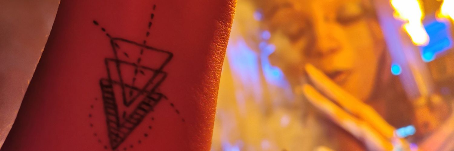Araanzasu's profile banner image