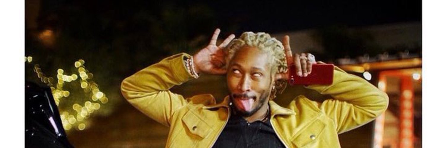 ravvynicole's profile banner image