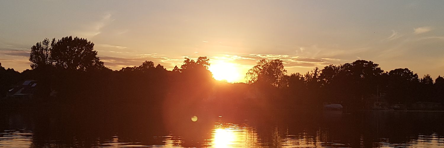 derhier's profile banner image