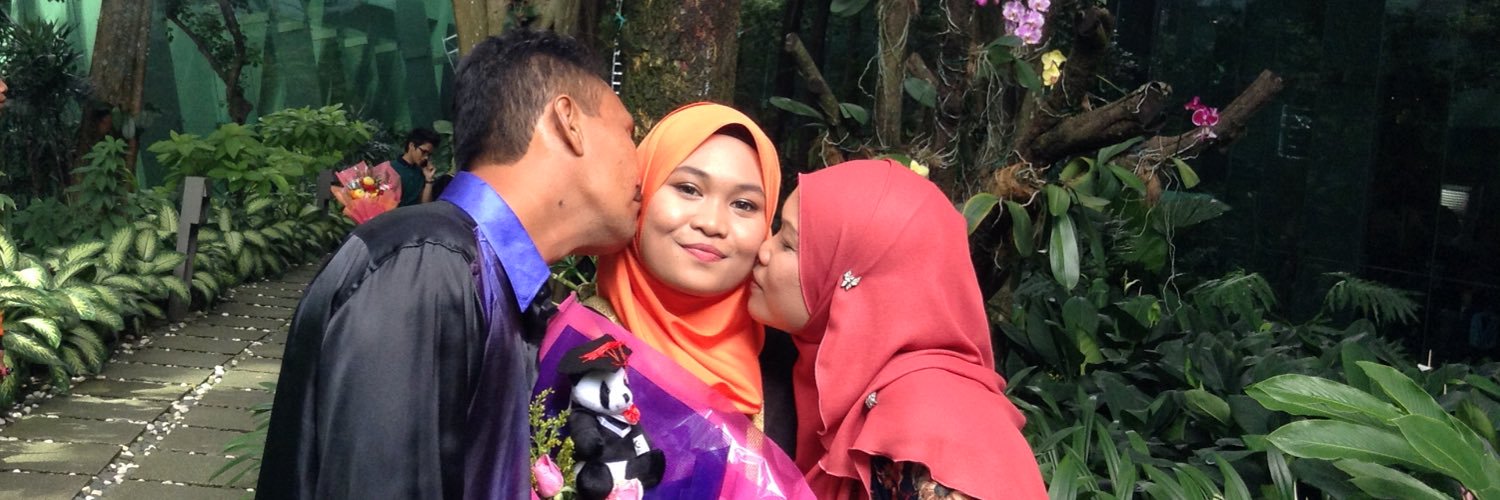 farahhalizamm's profile banner image