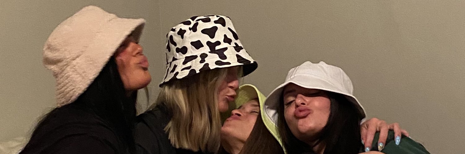 Livseely's profile banner image