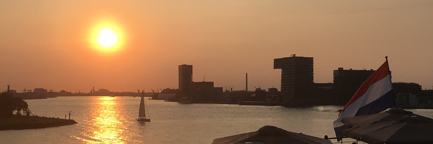 andreacbravob's profile banner image