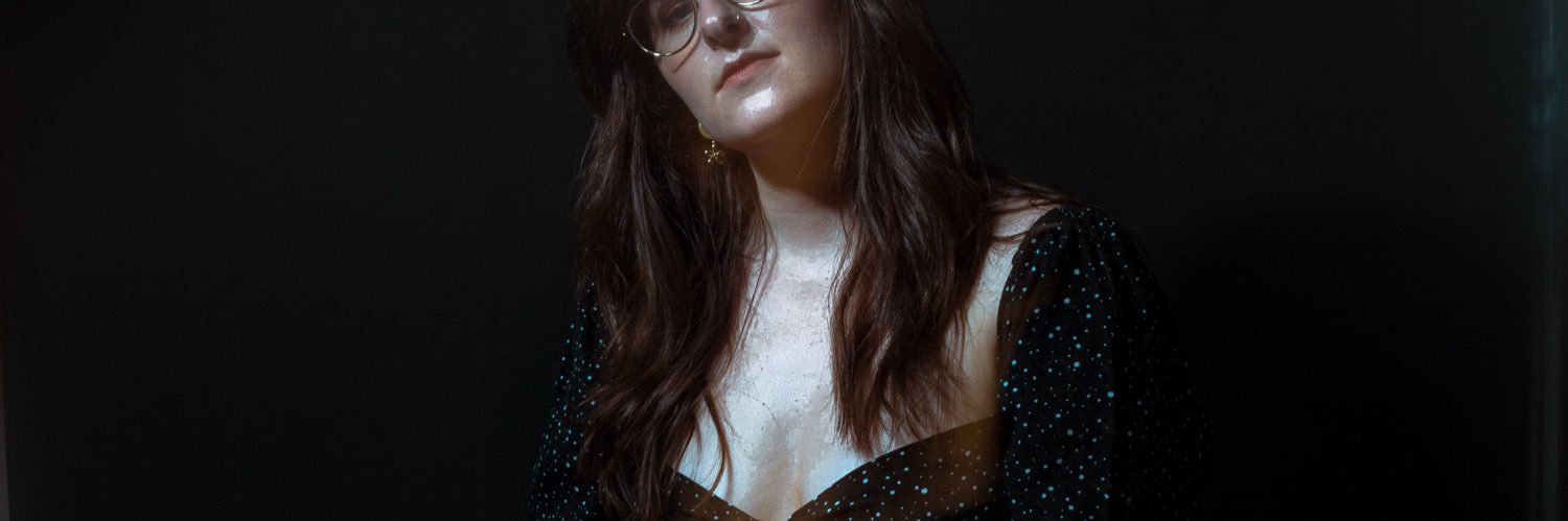 tess Johnson banner
