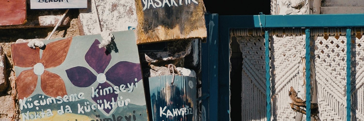 avimrs_'s profile banner image