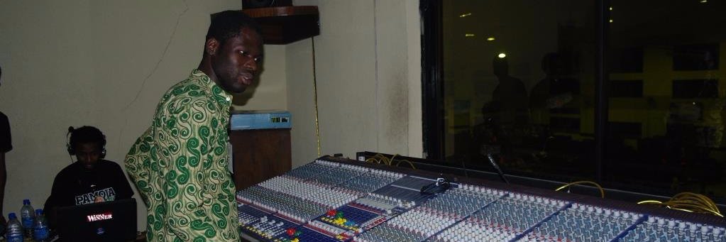EMMAYOM's profile banner image