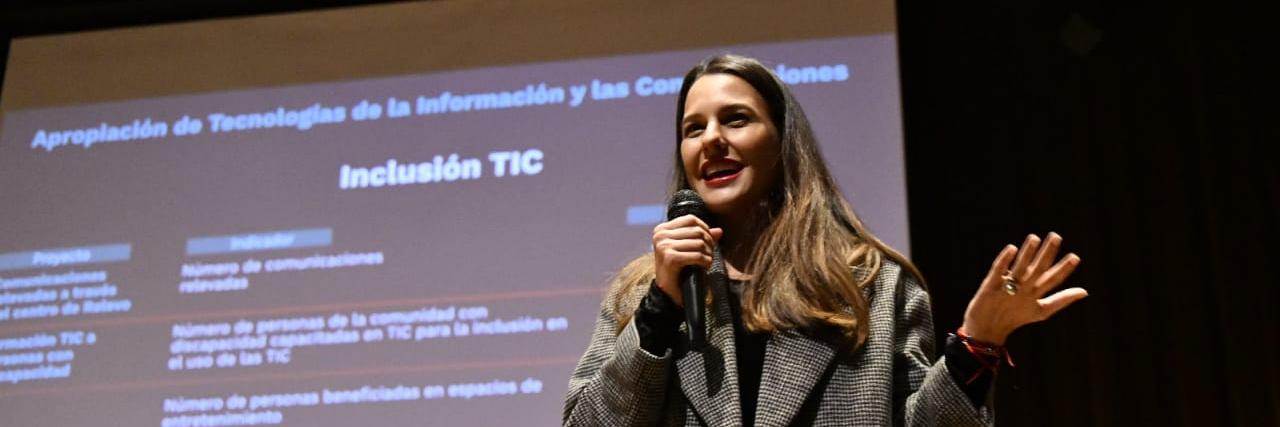 palomasolanol's profile banner image