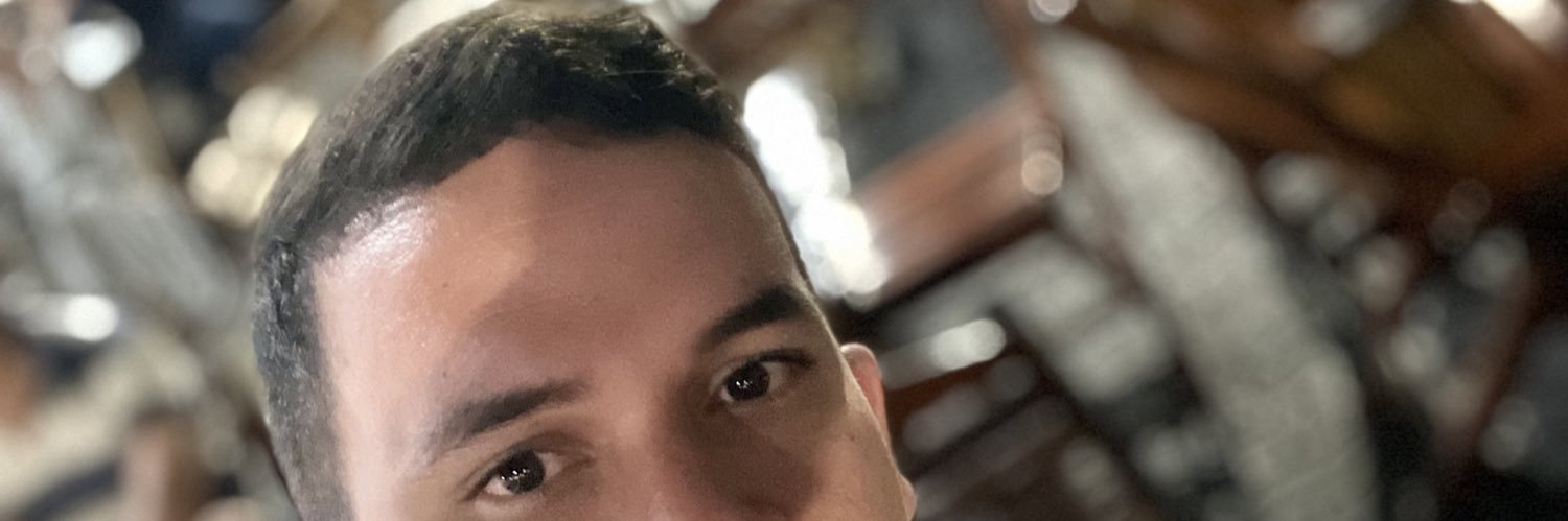 iurebebe's profile banner image
