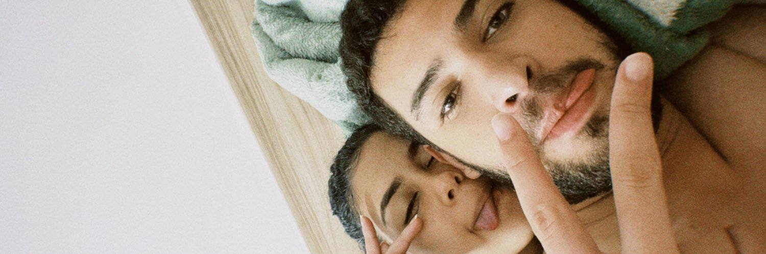 analusnts1's profile banner image