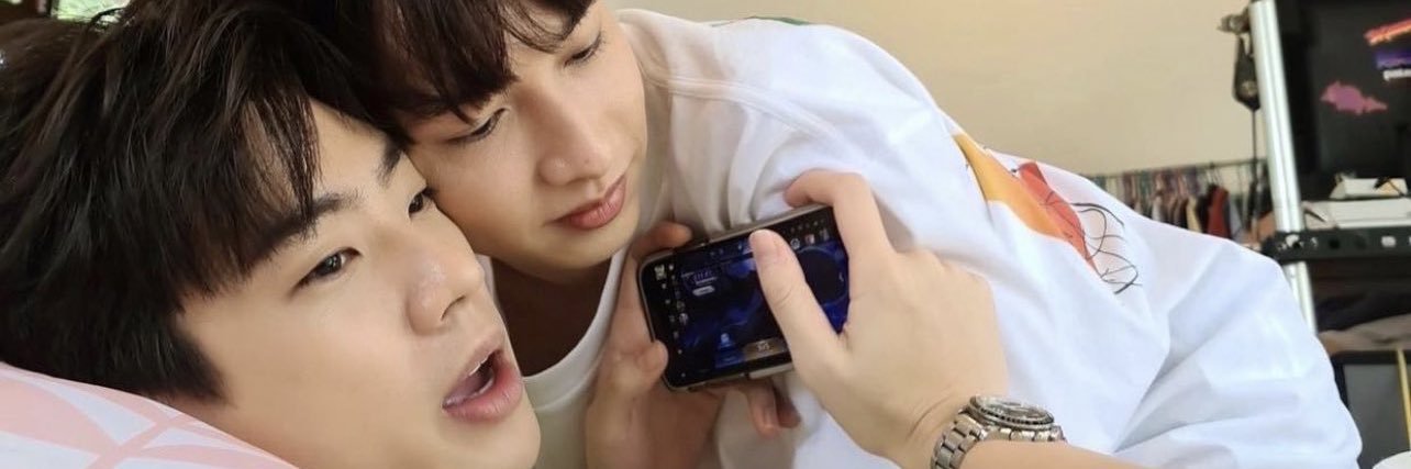 RUEE_CRE's profile banner image