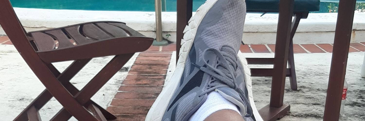 Otelofeet's profile banner image