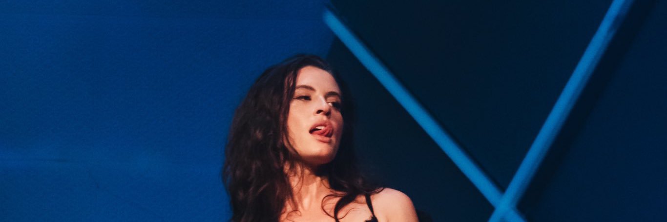 Carolwearsprada's profile banner image