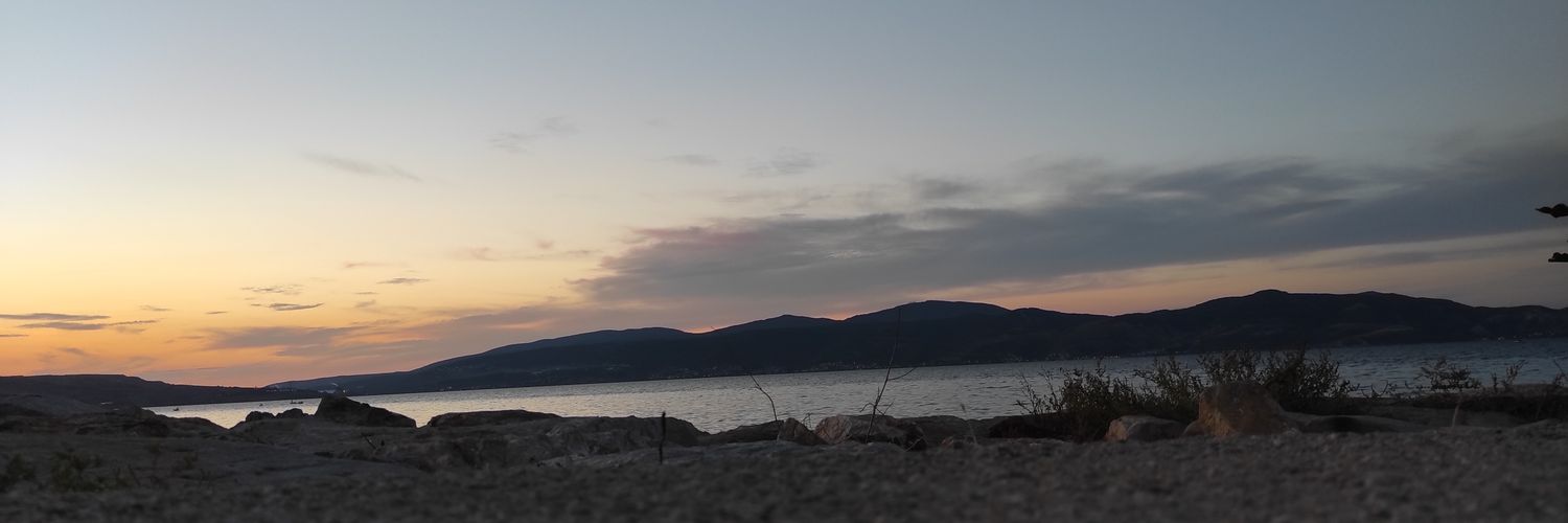 LikeAsircle's profile banner image