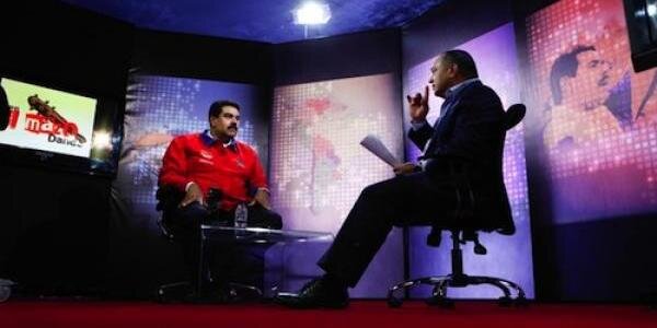 Con El Mazo Dando  banner