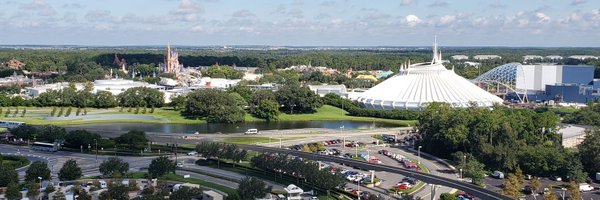 featuremom Profile Banner