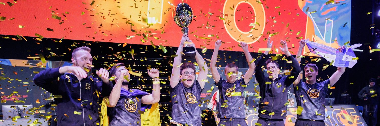 Outi Maria 🎃👻🥀 banner