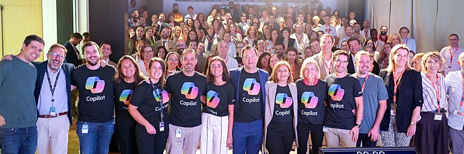 María Comín banner