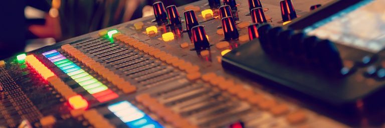RadioEnColombia's profile banner image