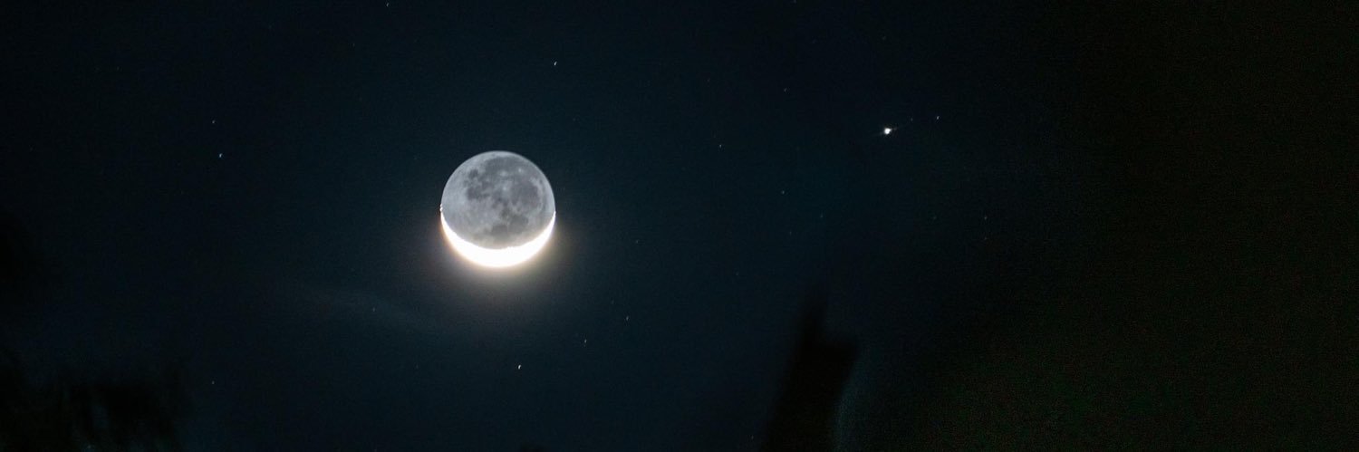 genuineappleee's profile banner image