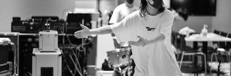 り つ banner