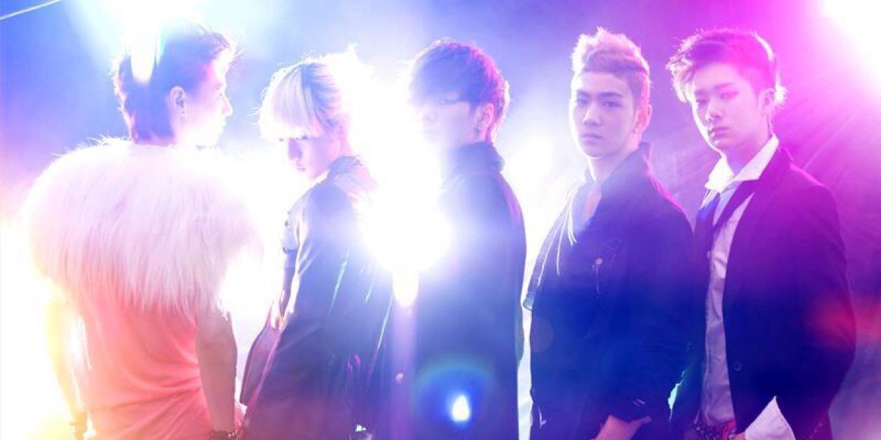 yourREN's profile banner image