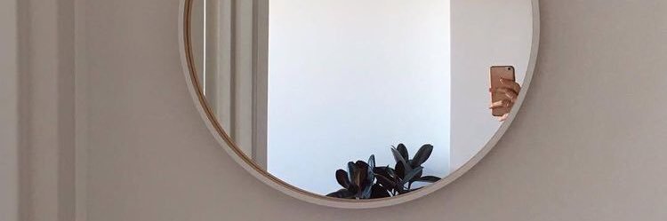 q banner