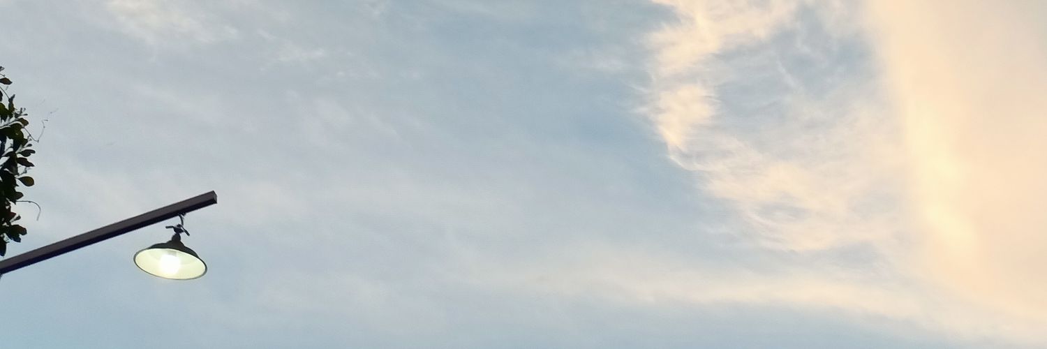 helloneuu's profile banner image