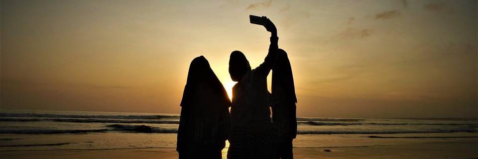 avowae's profile banner image