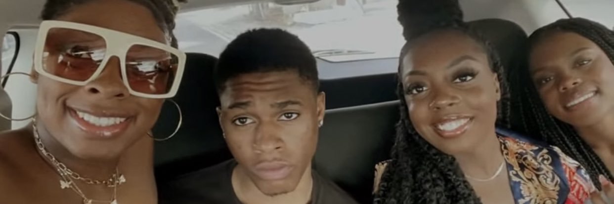 issagthing_'s profile banner image